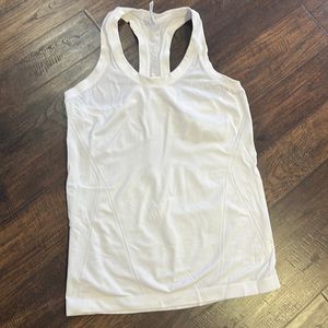 Athleta Momentum tank white Small